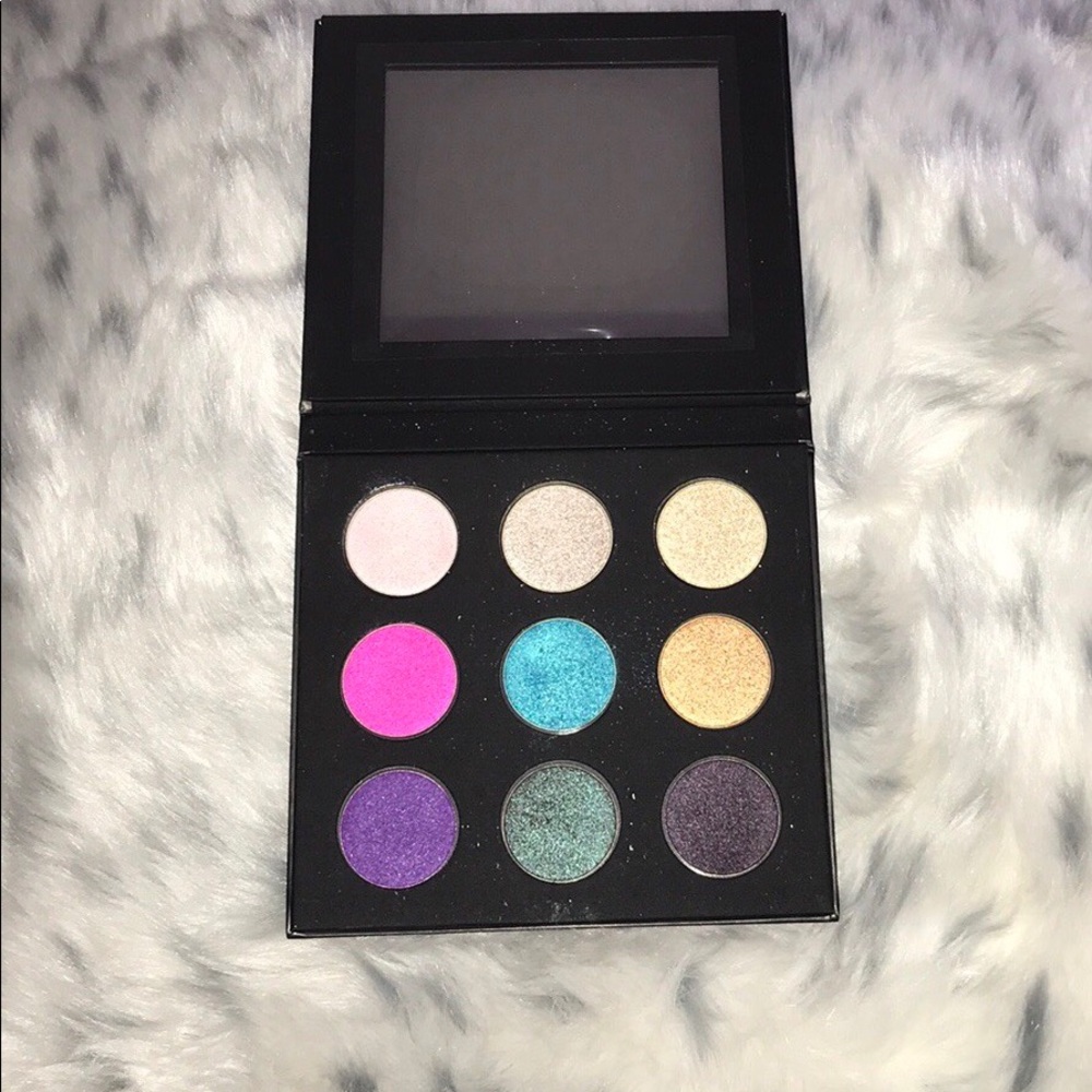 MUFE eyeshadow palette